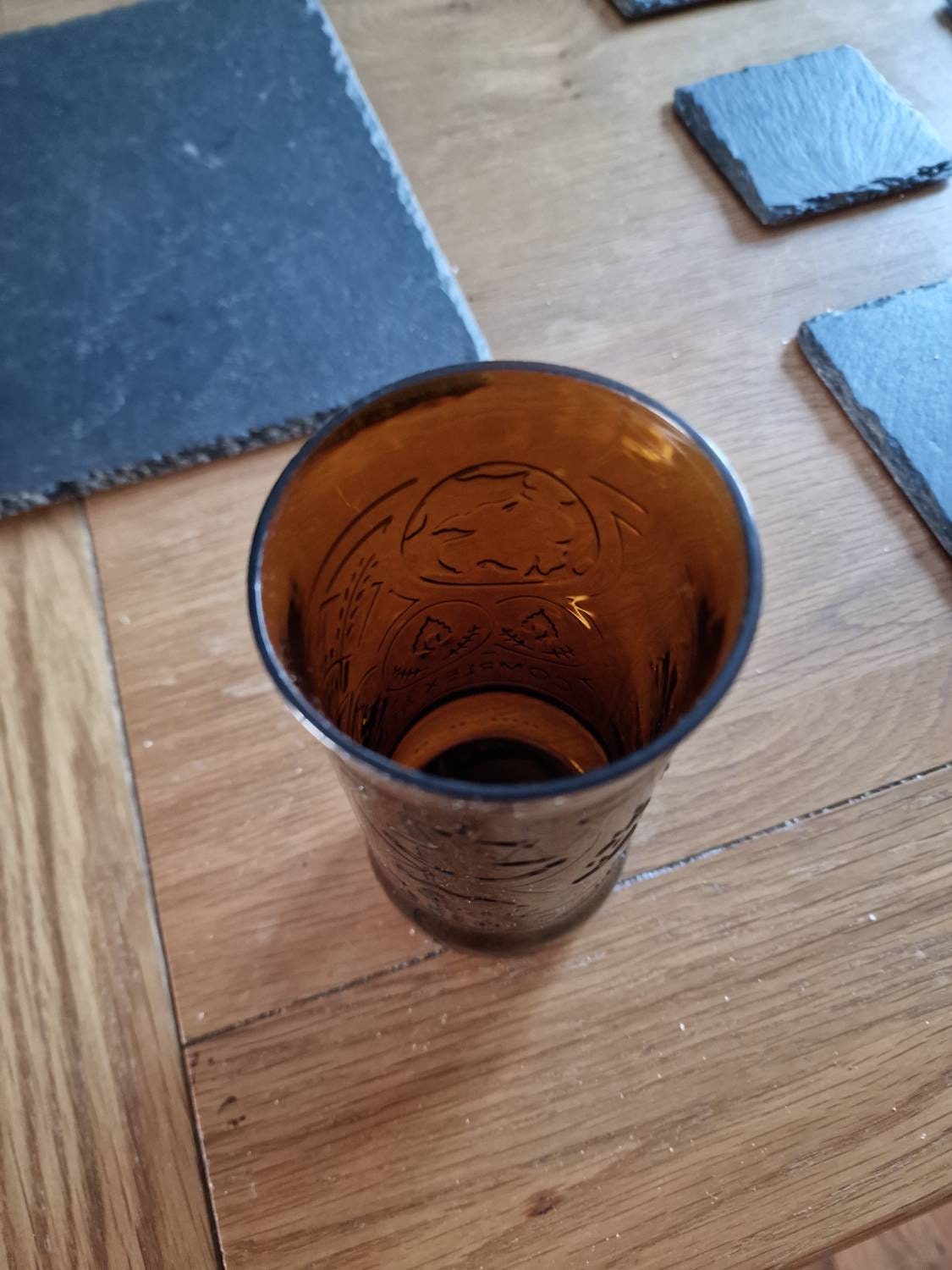 1 x upcycled Cobra 620ml beer bottle made into a glass.  Holds approx 400ml of liquid.