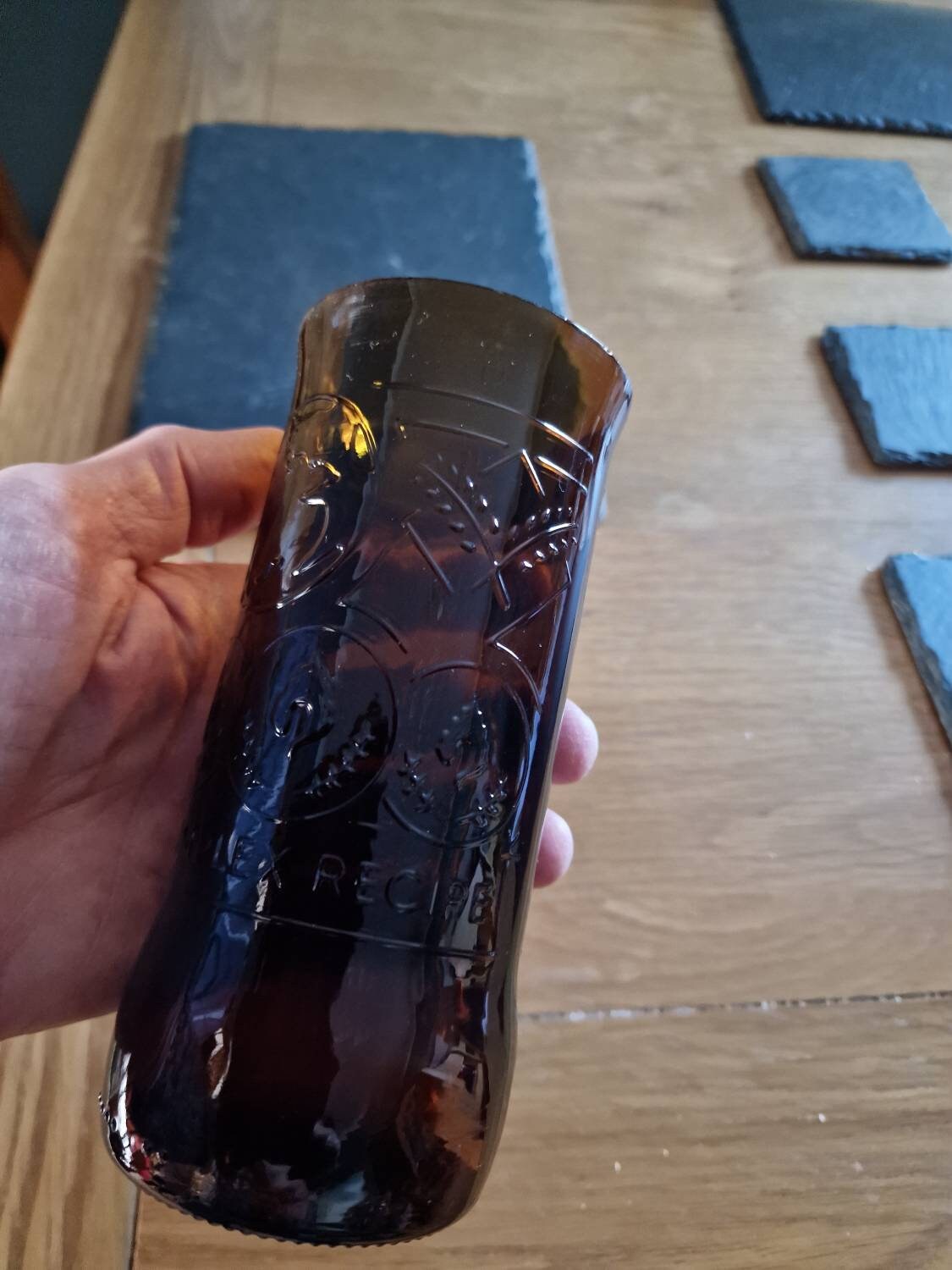 1 x upcycled Cobra 620ml beer bottle made into a glass.  Holds approx 400ml of liquid.