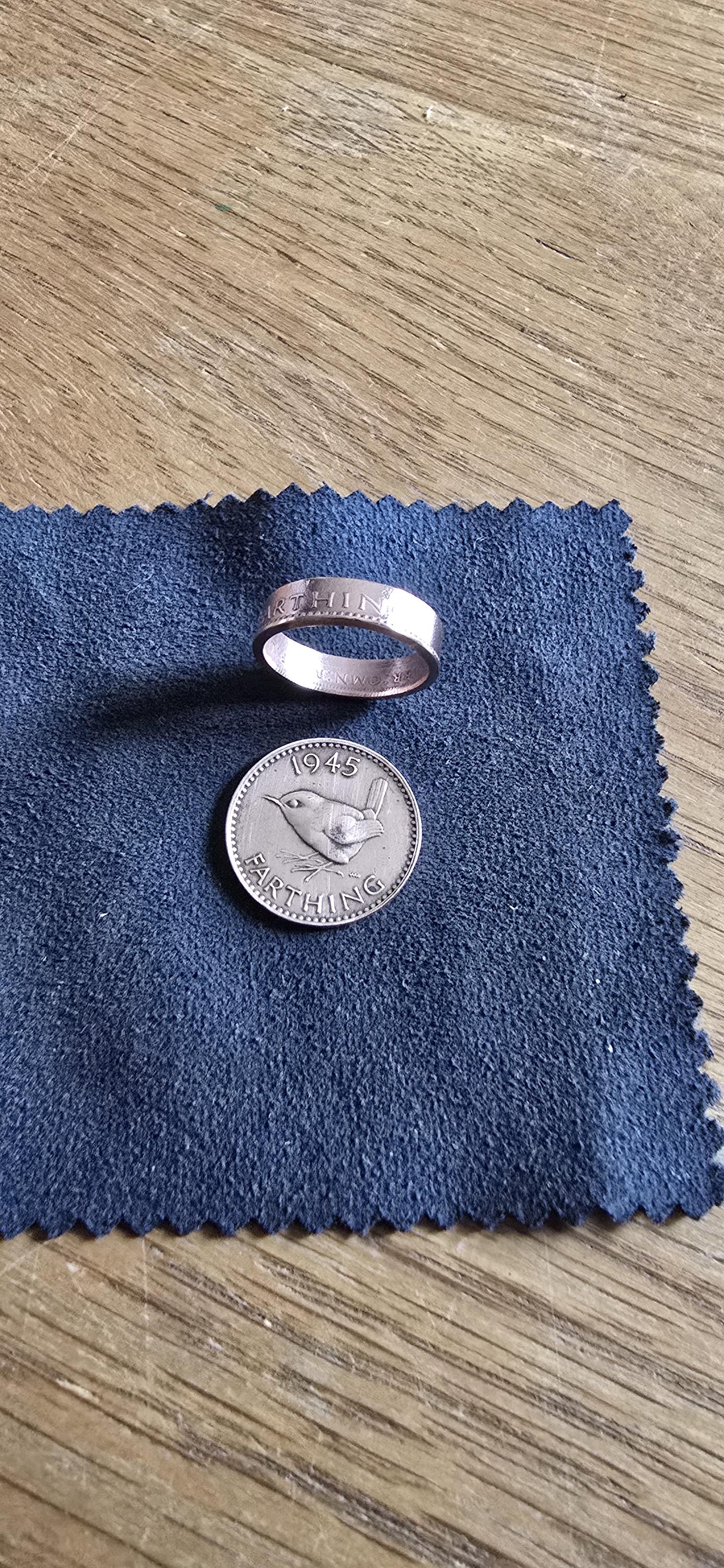 1943 Bronze Farthing Coin Ring size M