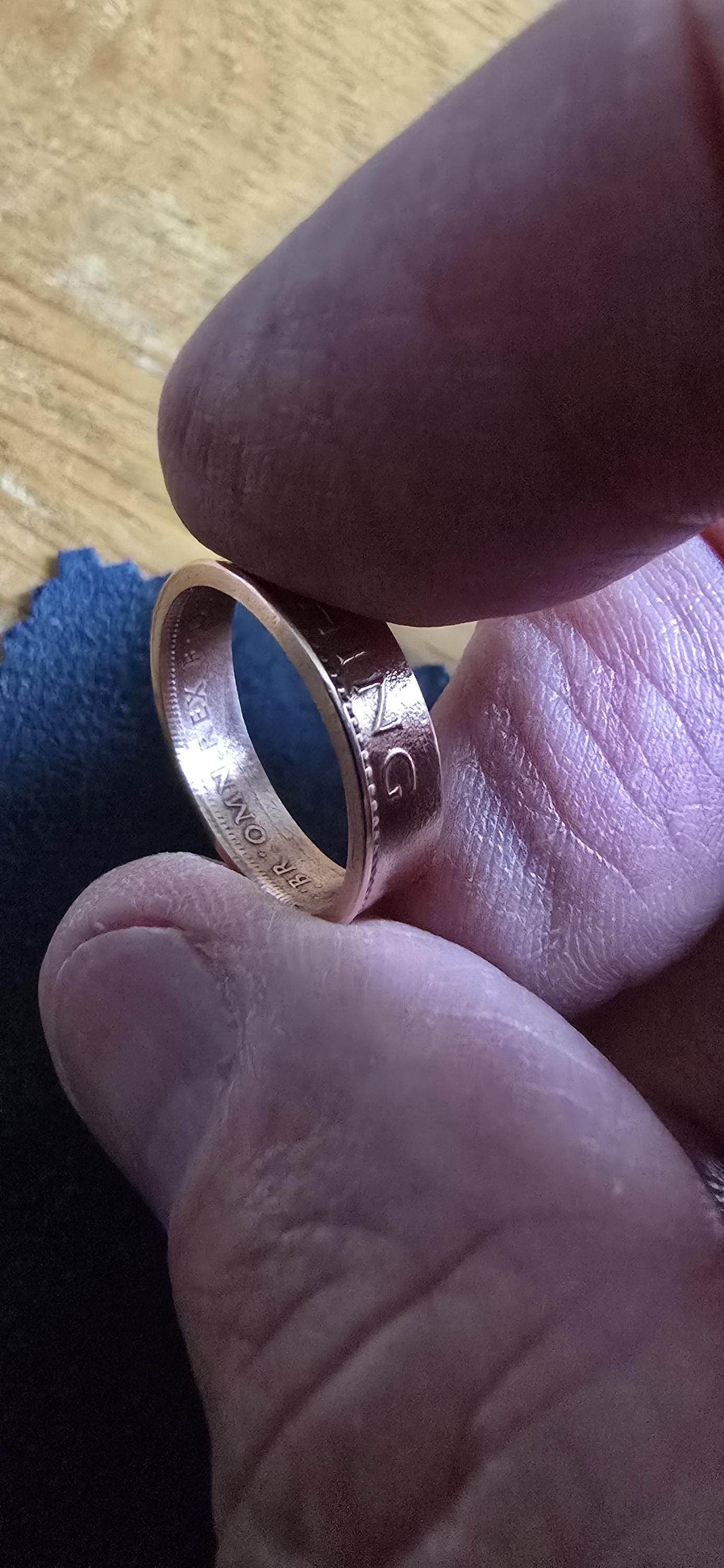 1943 Bronze Farthing Coin Ring size M