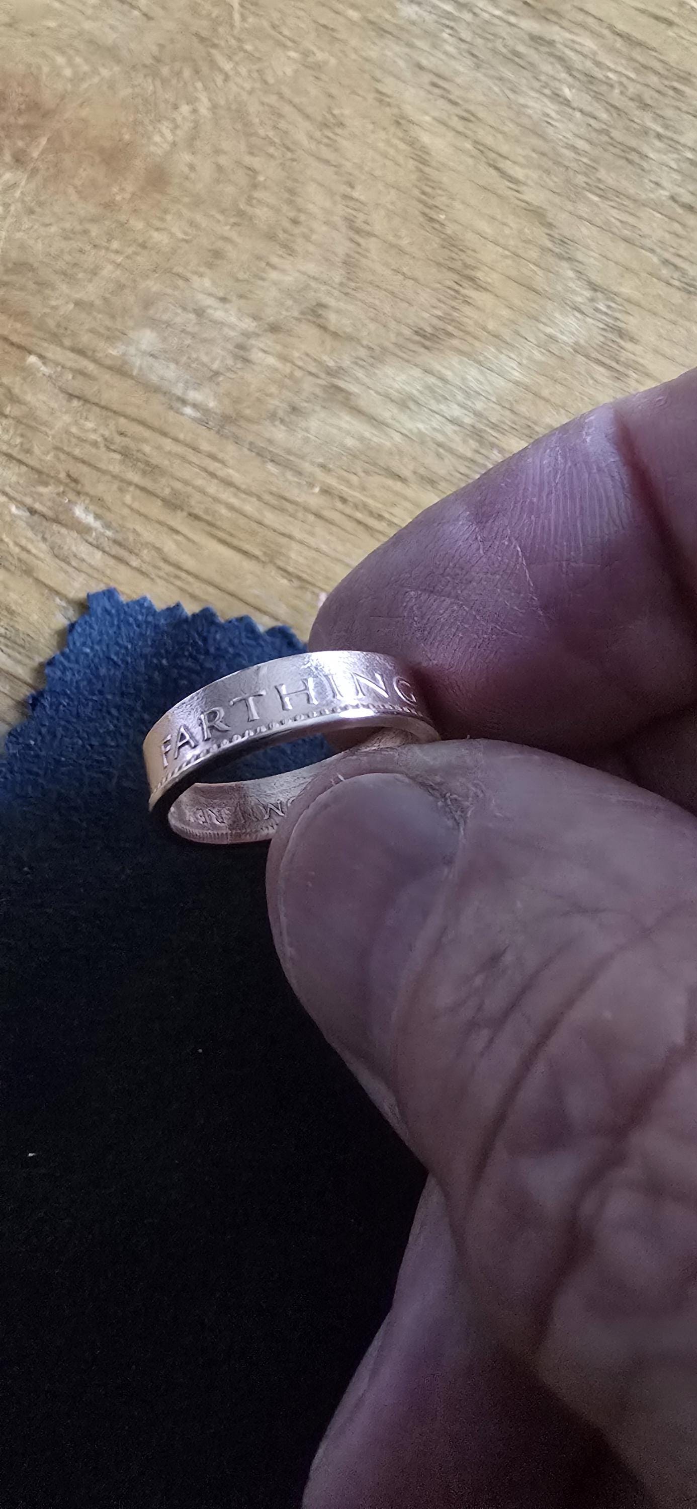 1943 Bronze Farthing Coin Ring size M